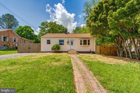 Single Family Residence in Alexandria VA 5614 Tremont DRIVE.jpg