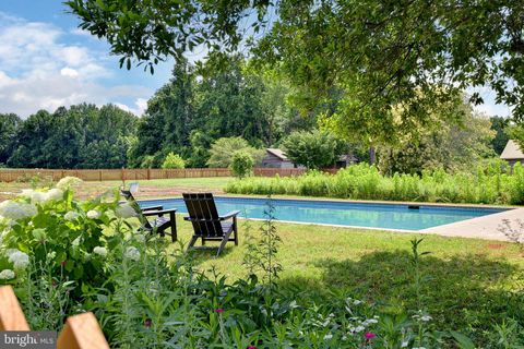 Single Family Residence in Tappahannock VA 2459 Dunbrooke ROAD 2.jpg