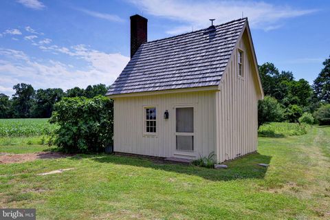 Single Family Residence in Tappahannock VA 2459 Dunbrooke ROAD 60.jpg