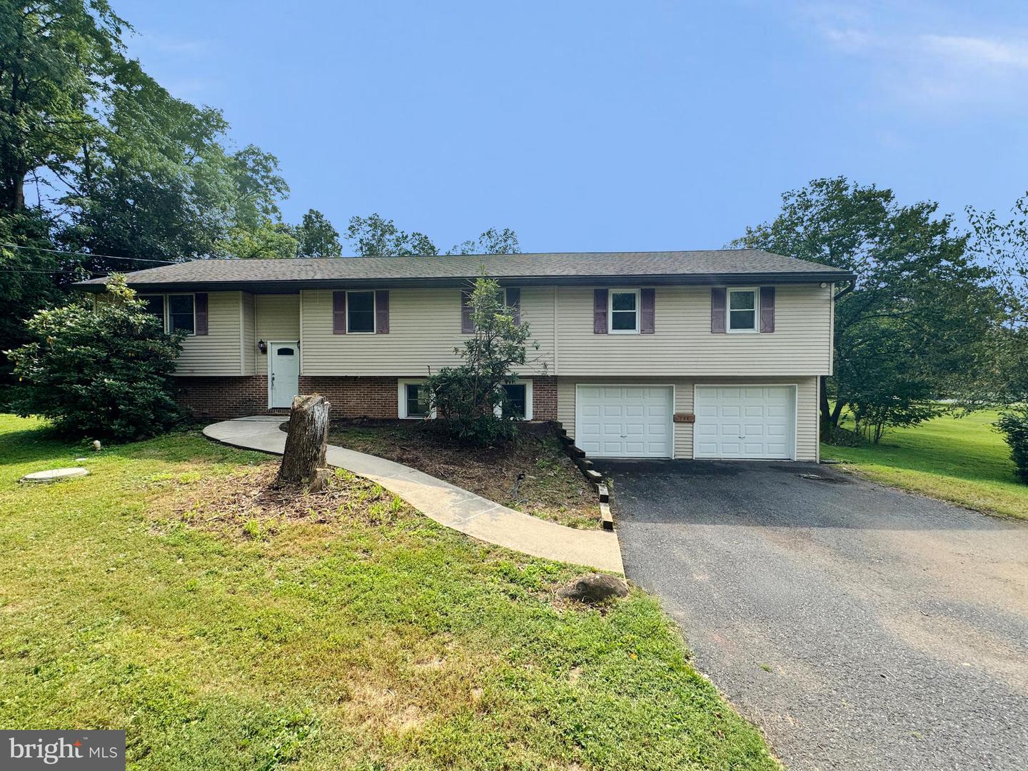 154 Niantic Rd, Barto, PA 19504