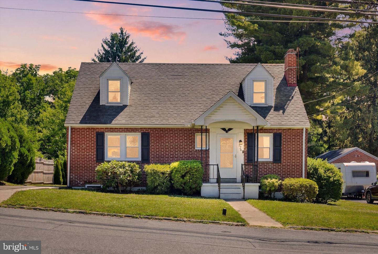 375 48th St, Harrisburg, PA 17111