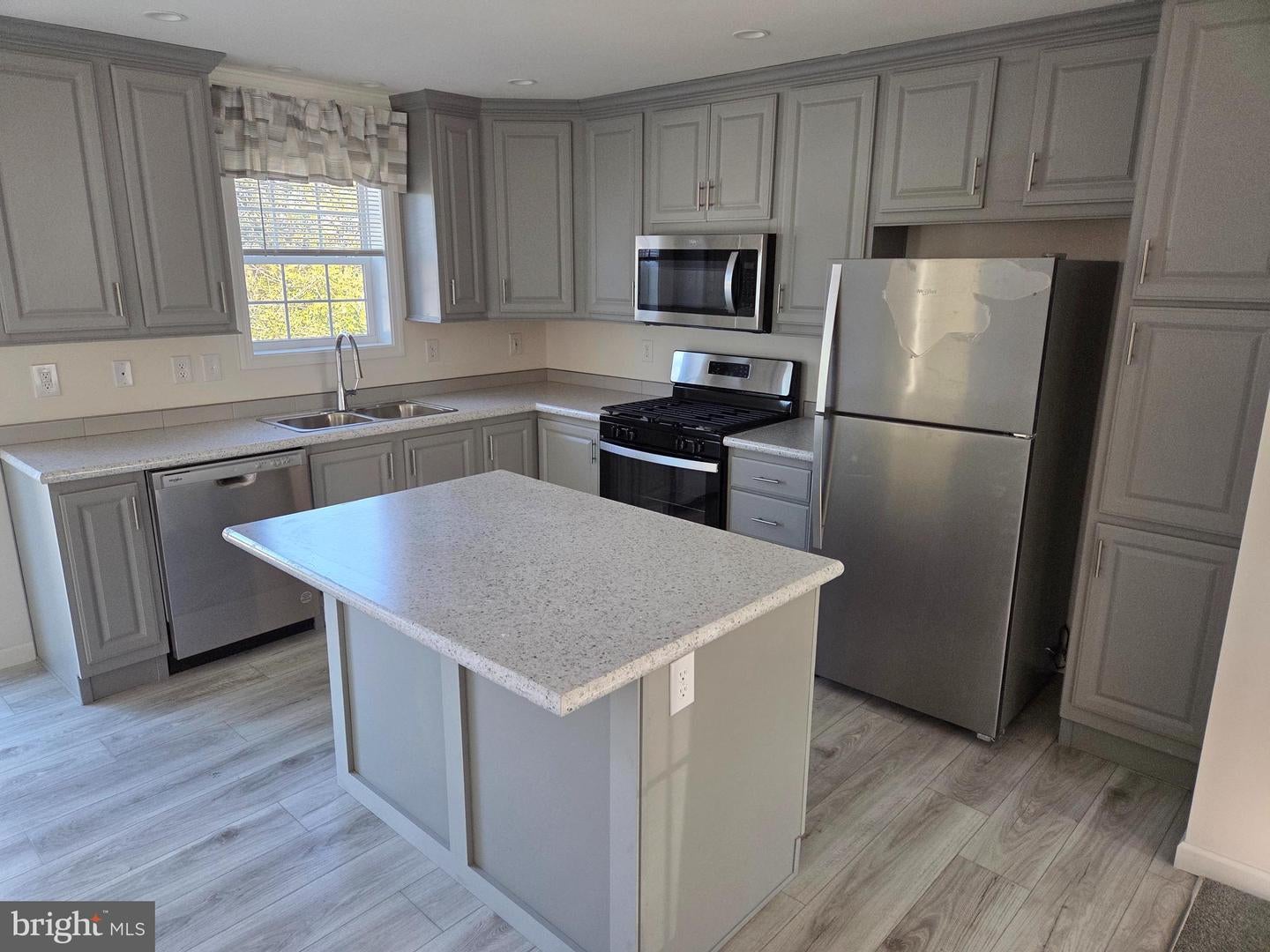 10 Woodedge Dr, Quakertown, PA 18951 photo