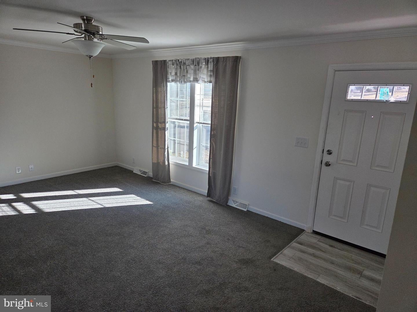 10 Woodedge Dr, Quakertown, PA 18951 photo