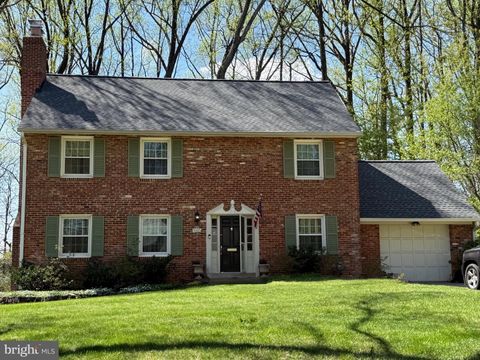 Single Family Residence in Annandale VA 5100 Kingston DRIVE.jpg