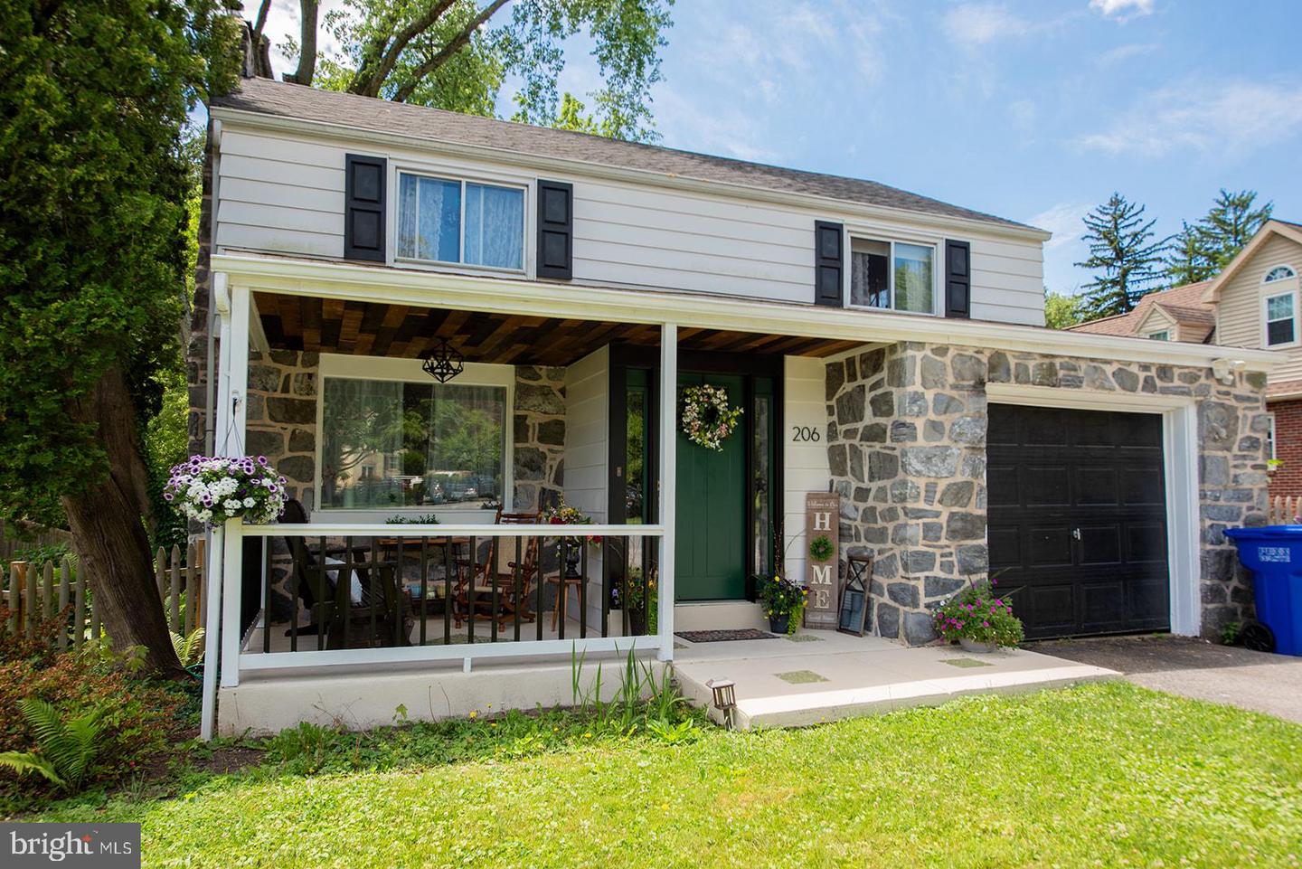 206 Meadia Ave, Lancaster, PA 17602 photo