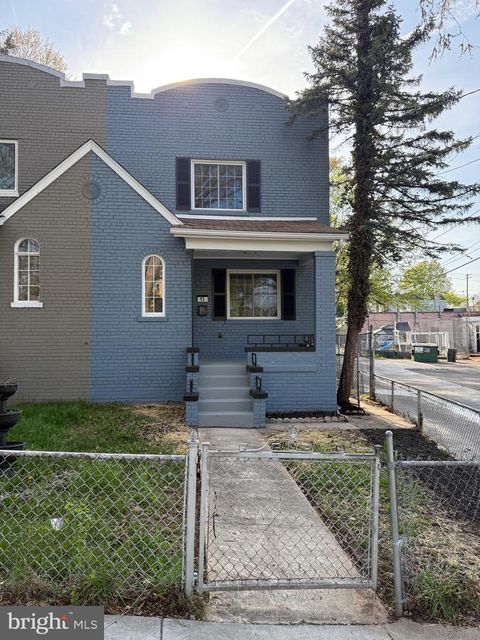 Single Family Residence in Washington DC 13 53rd PLACE.jpg
