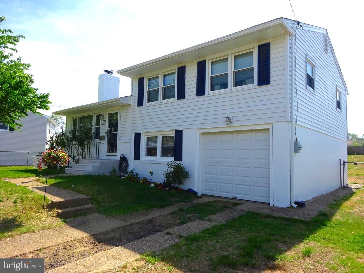 218 Hendrickson Ave, Edgewater Park, NJ 08010 photo