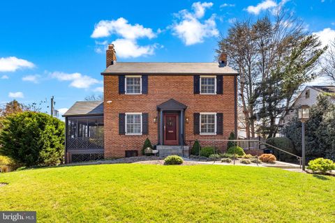 Single Family Residence in Arlington VA 4508 20th STREET.jpg