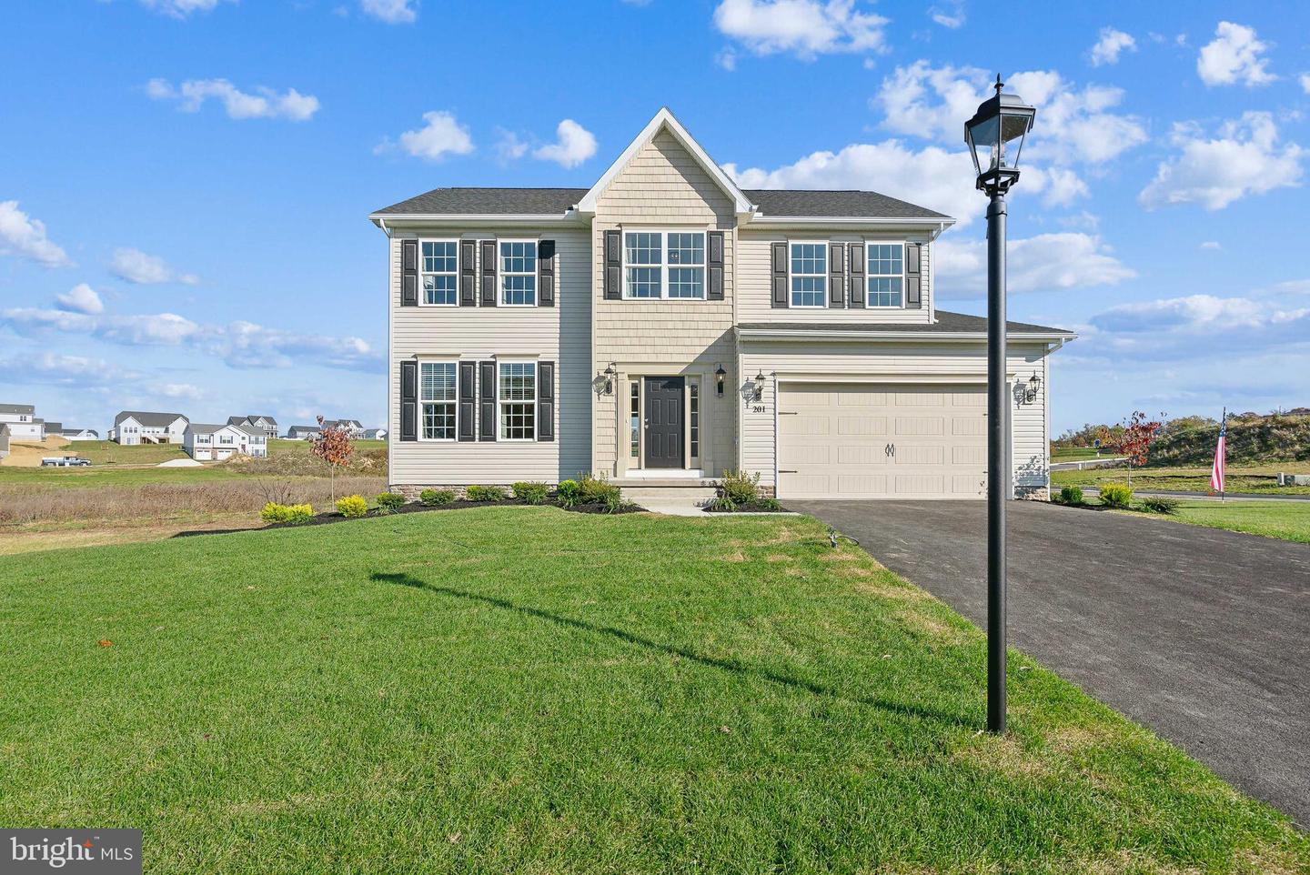 263 Ledger Dr, Hanover, PA 17331