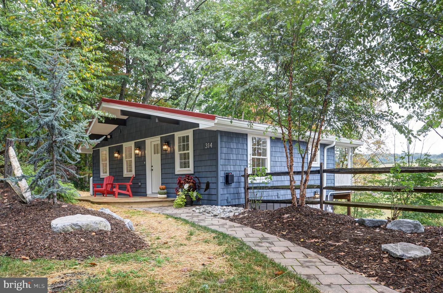 314 Mount View Ln, Lenhartsville, PA 19534 photo