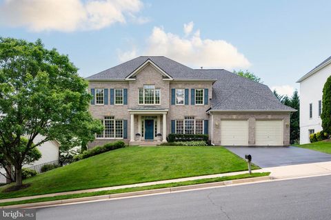 Single Family Residence in Alexandria VA 7018 Highland Meadows COURT.jpg