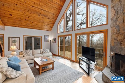Single Family Residence in Wintergreen VA 30 Stony Cove Ln.jpg