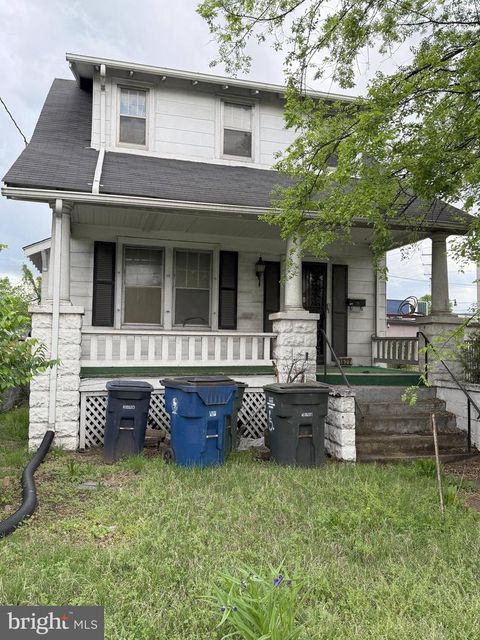Single Family Residence in Washington DC 1622 Eastern AVENUE.jpg