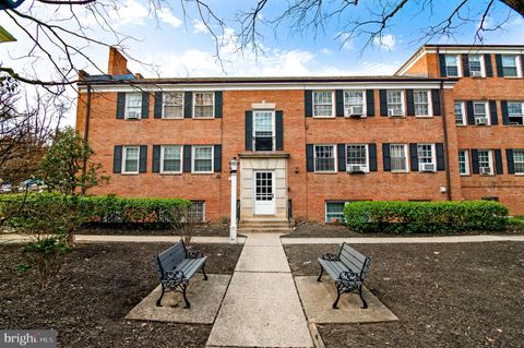Condominium in Arlington VA 5107 10th STREET.jpg