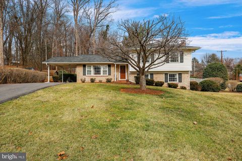 Single Family Residence in Rockville MD 18056 Mill Creek DRIVE.jpg