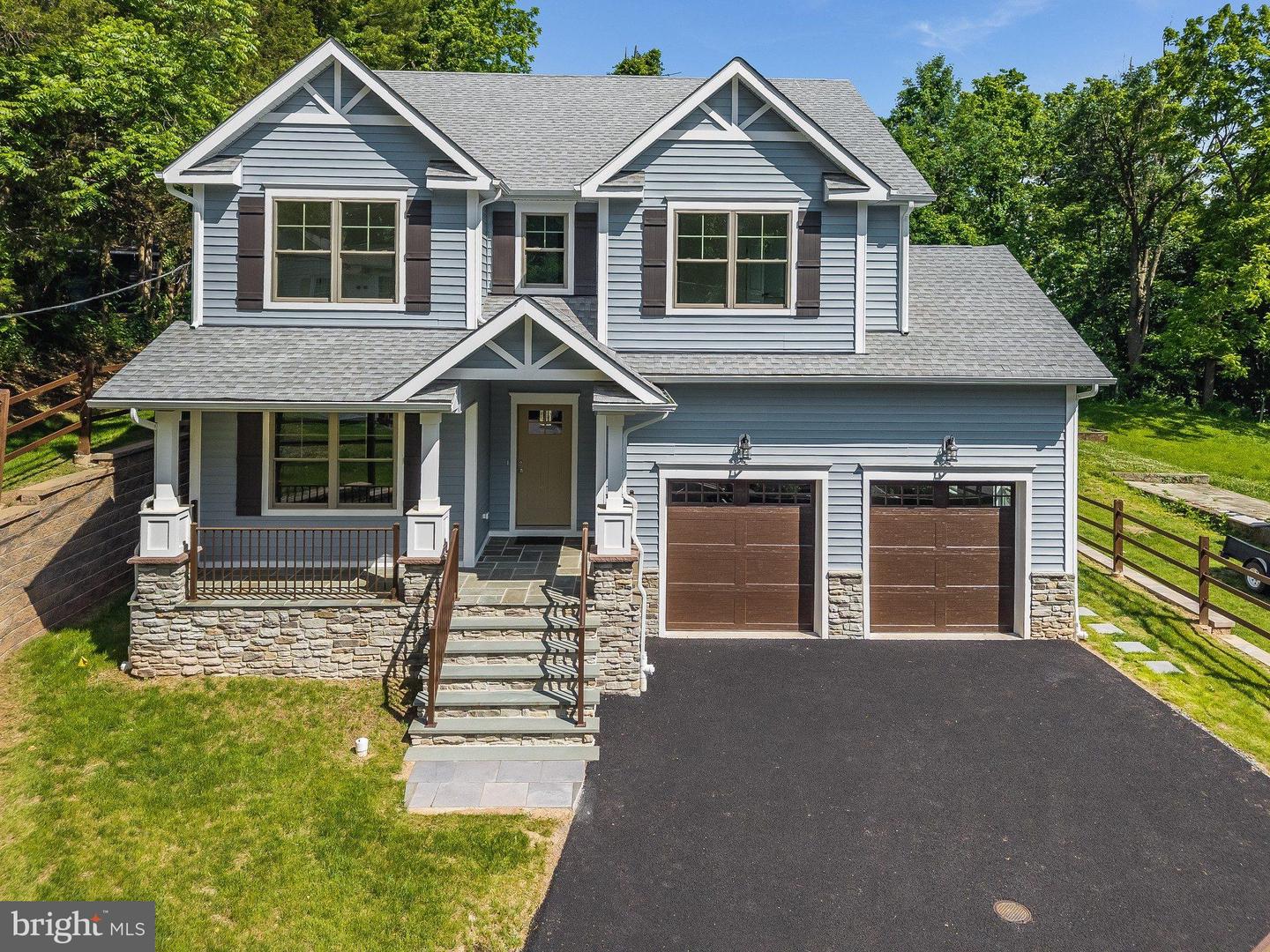 8 Church St, Stockton, NJ 08559