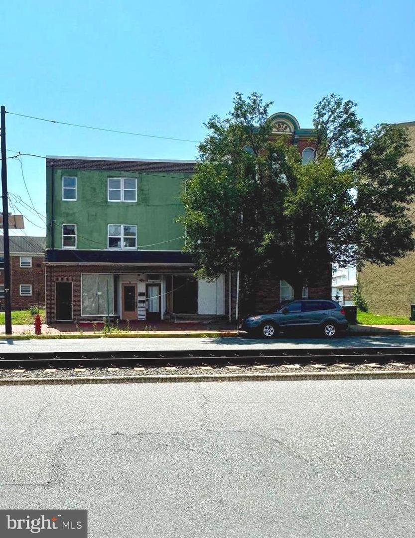 20 22 E Broad St, Burlington, NJ 08016 photo