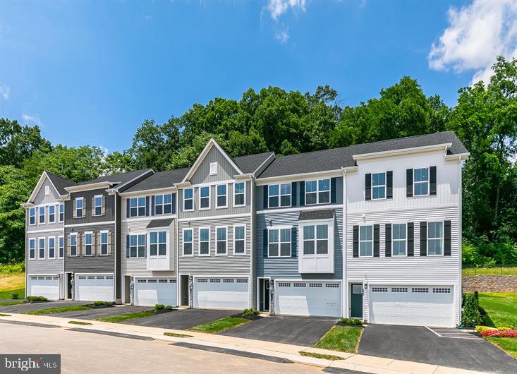 32 Rail Yard Dr, Enola, PA 17025