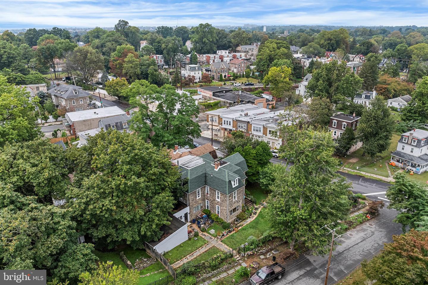 702 Oak Lane Ave, Philadelphia, PA 19126 photo