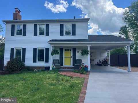 Single Family Residence in Alexandria VA 5807 Charlton COURT.jpg