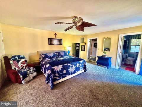 Single Family Residence in Tappahannock VA 1234 Old Creek Lake DRIVE 7.jpg