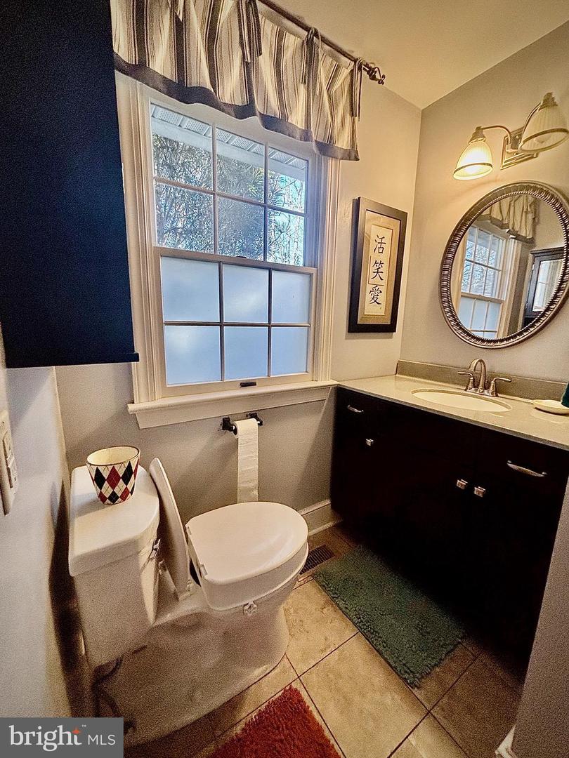 Single Family Residence in Tappahannock VA 1234 Old Creek Lake DRIVE 6.jpg