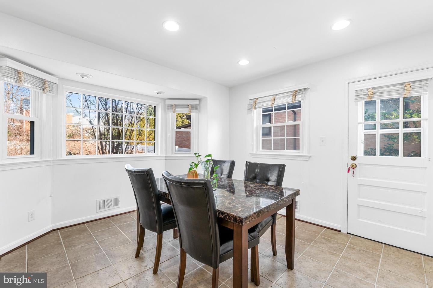 5517 Huntington Pkwy, Bethesda, MD 20814 photo
