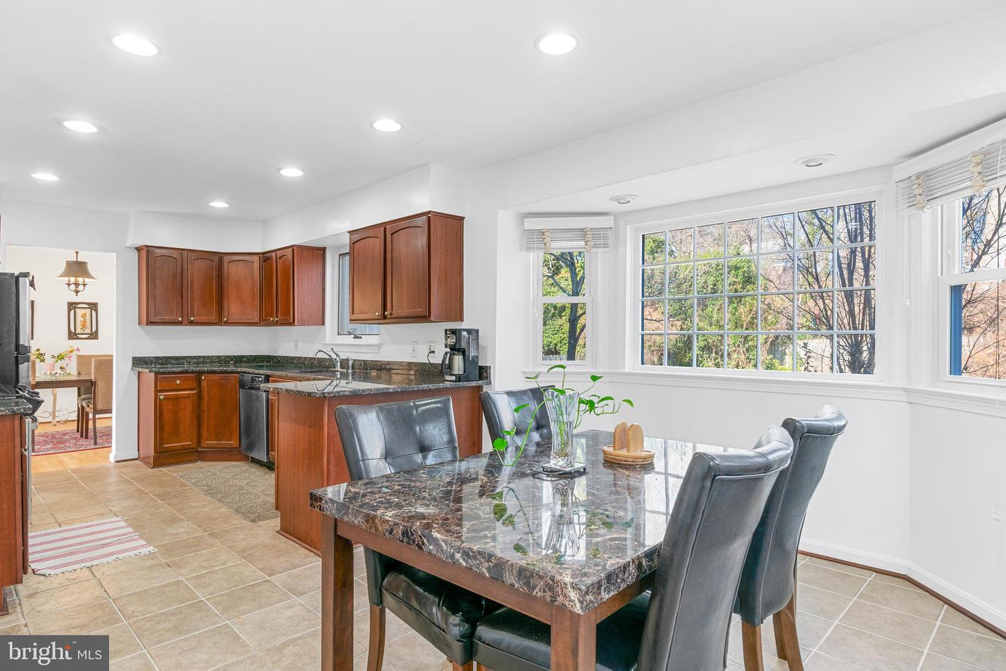5517 Huntington Pkwy, Bethesda, MD 20814 photo