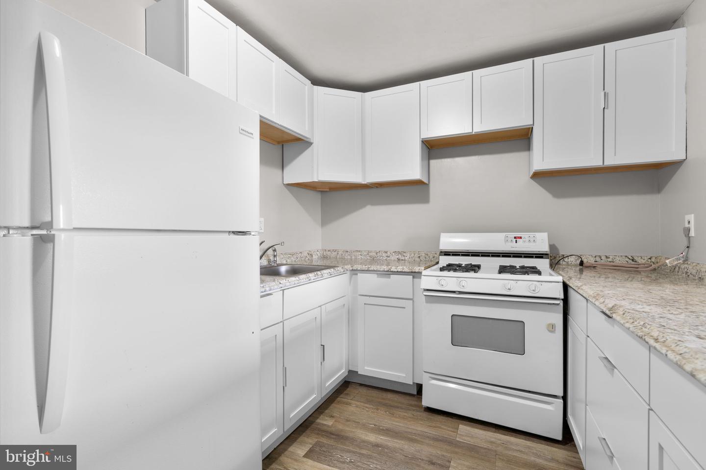 517 Mosher St, Baltimore, MD 21217 photo