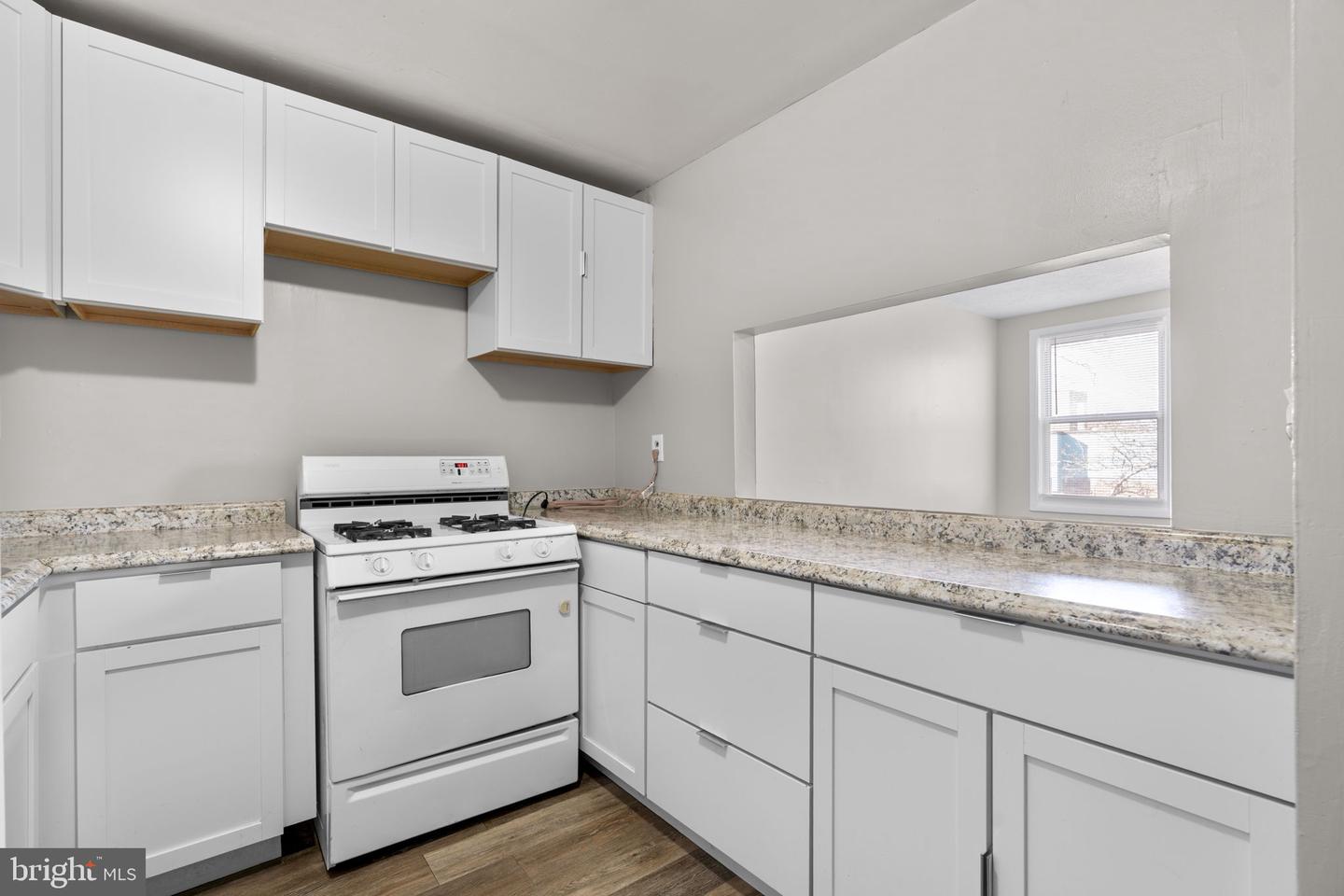 517 Mosher St, Baltimore, MD 21217 photo