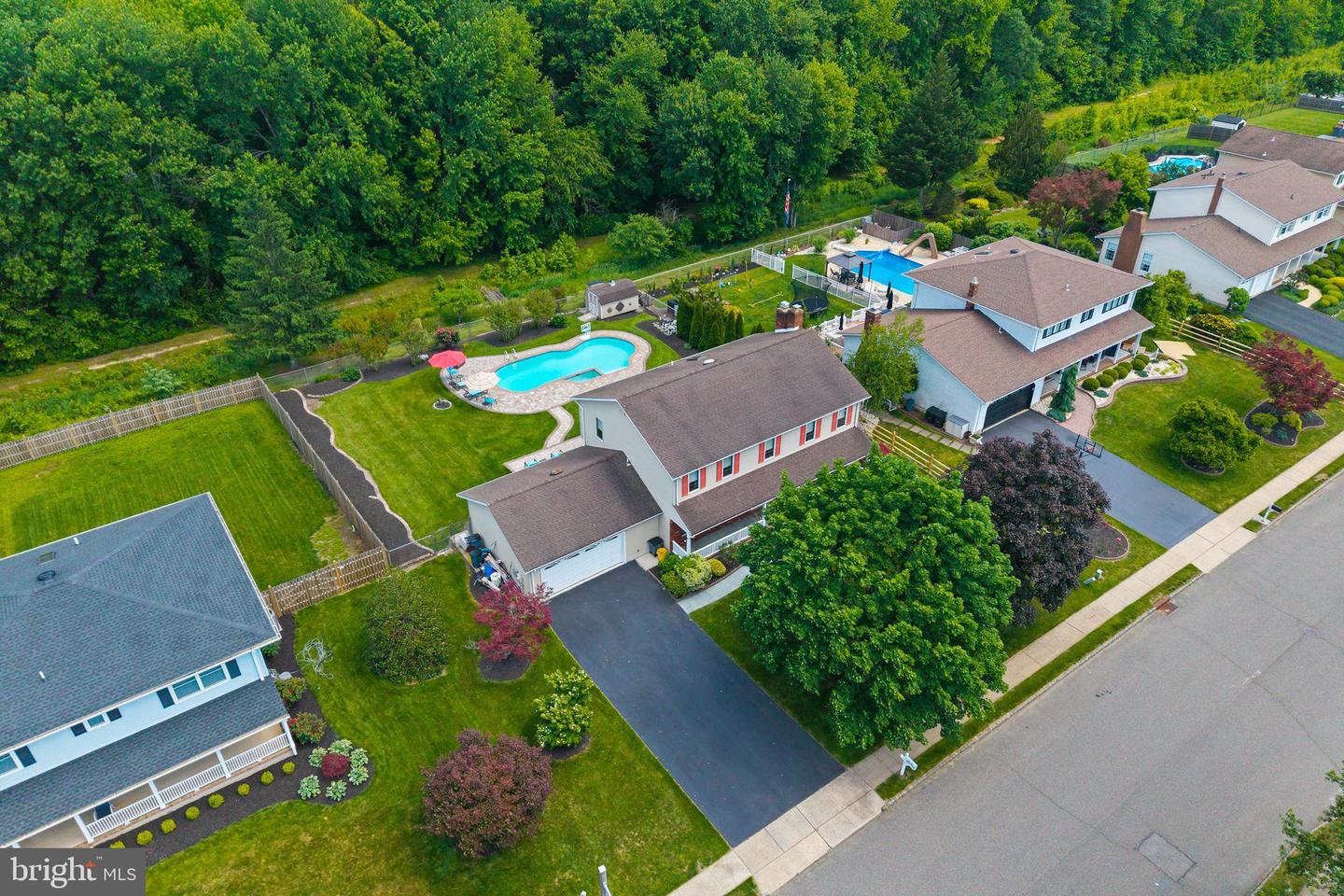 93 Peter Rafferty Dr, Hampton, NJ 08690 photo