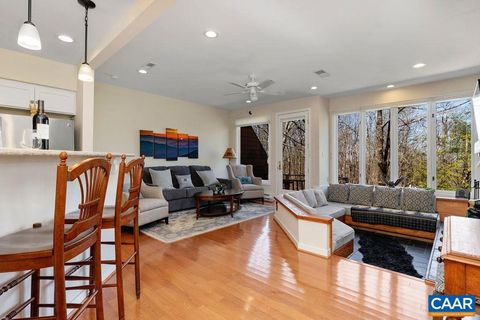 Townhouse in Wintergreen Resort VA 8 Ivy Glen Ln.jpg