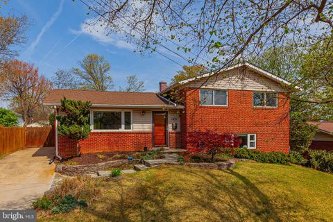 Single Family Residence in Rockville MD 13011 Margot DRIVE.jpg