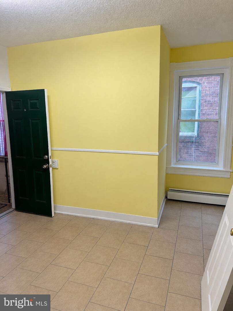 1081 S Clinton Ave, Trenton, NJ 08611 photo