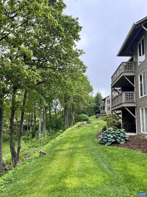 Condominium in Wintergreen VA 2052 Stone Ridge Condos Rdg.jpg