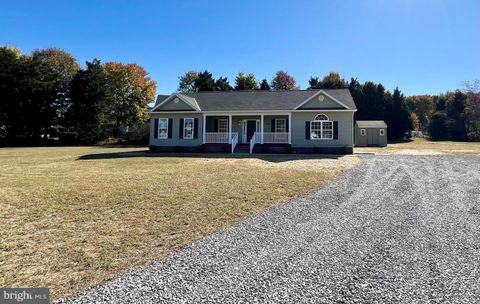 Single Family Residence in Tappahannock VA 1266 Point COURT.jpg