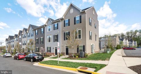 Townhouse in Annandale VA 7838 Francis Dickens LANE.jpg