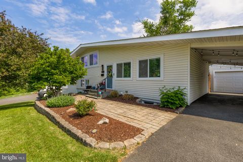 Single Family Residence in Alexandria VA 4117 Duvawn STREET.jpg