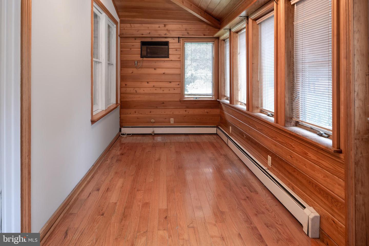 407 Reading St, Pennington, NJ 08534 photo