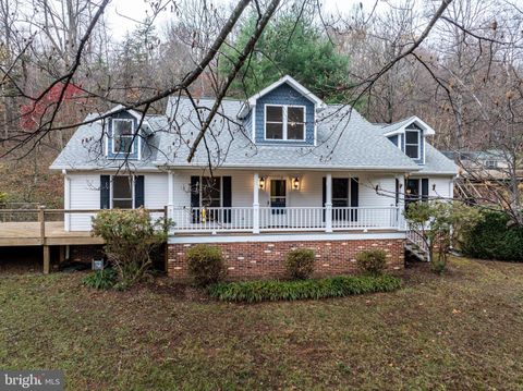 Single Family Residence in Stanardsville VA 689 Mutton Hollow ROAD.jpg