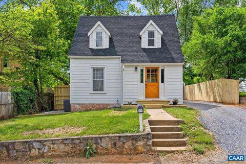 Single Family Residence in Staunton VA 133 Straith St.jpg