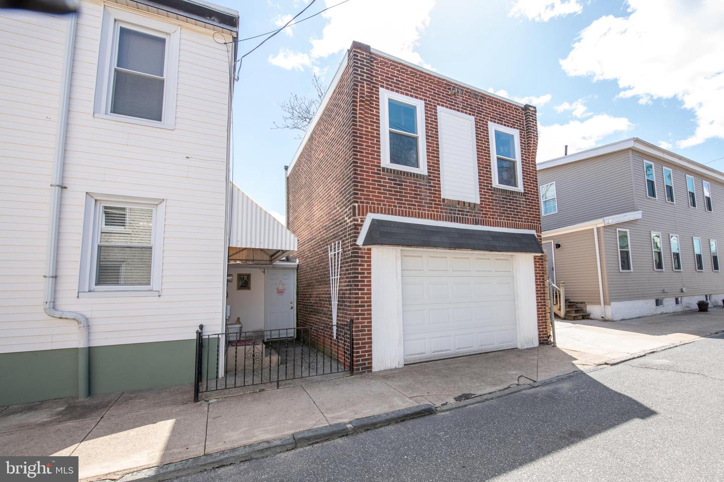 2740 Pratt St, Philadelphia, PA 19137 photo