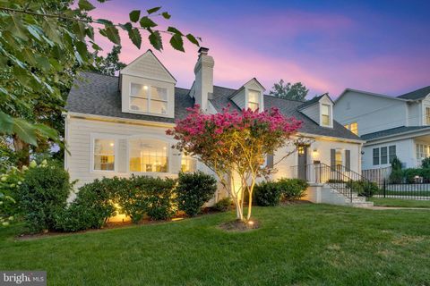 Single Family Residence in Arlington VA 5206 26th STREET.jpg