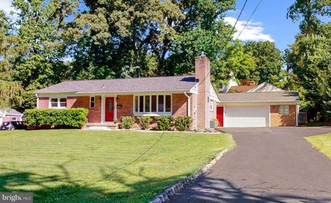 Single Family Residence in Annandale VA 7806 Rebel DRIVE.jpg