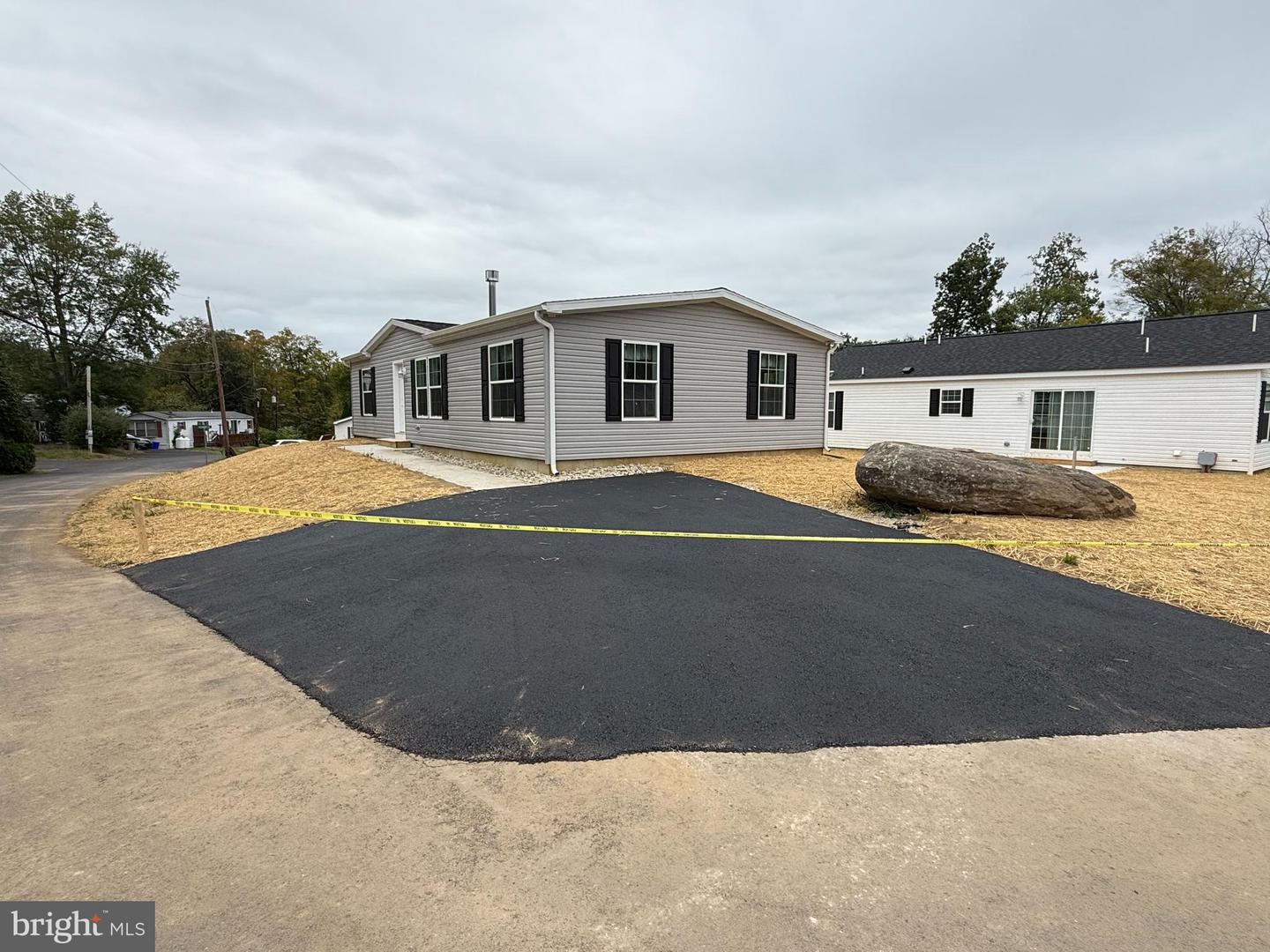 497 Roeder Ln, Sellersville, PA 19440 photo