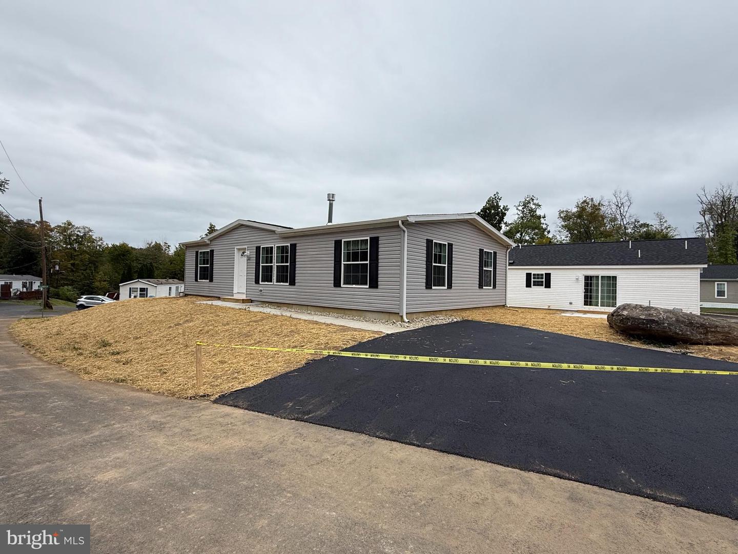 497 Roeder Ln, Sellersville, PA 19440 photo