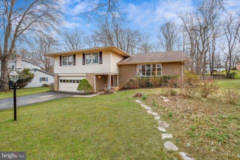 Single Family Residence in Rockville MD 16523 Kipling ROAD.jpg