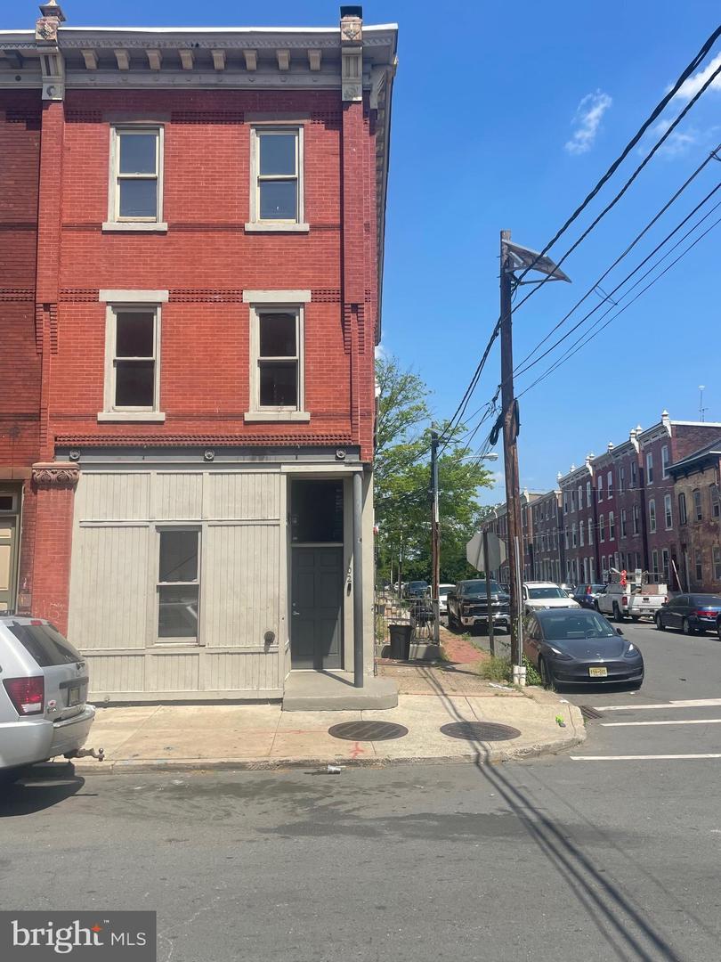 102 Stockton St, Trenton, NJ 08618