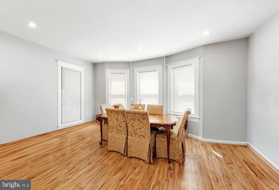 28 Oak Ln, Trenton, NJ 08618 photo