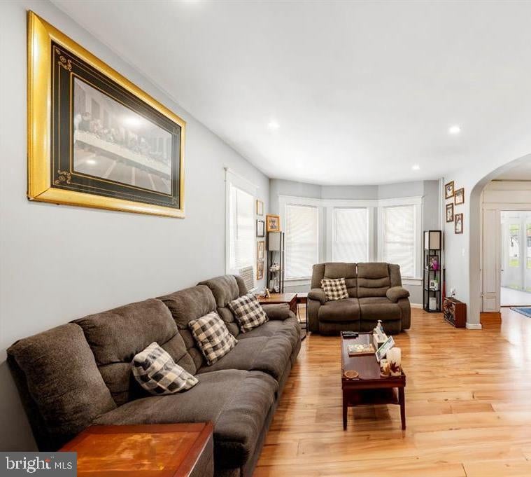 28 Oak Ln, Trenton, NJ 08618 photo